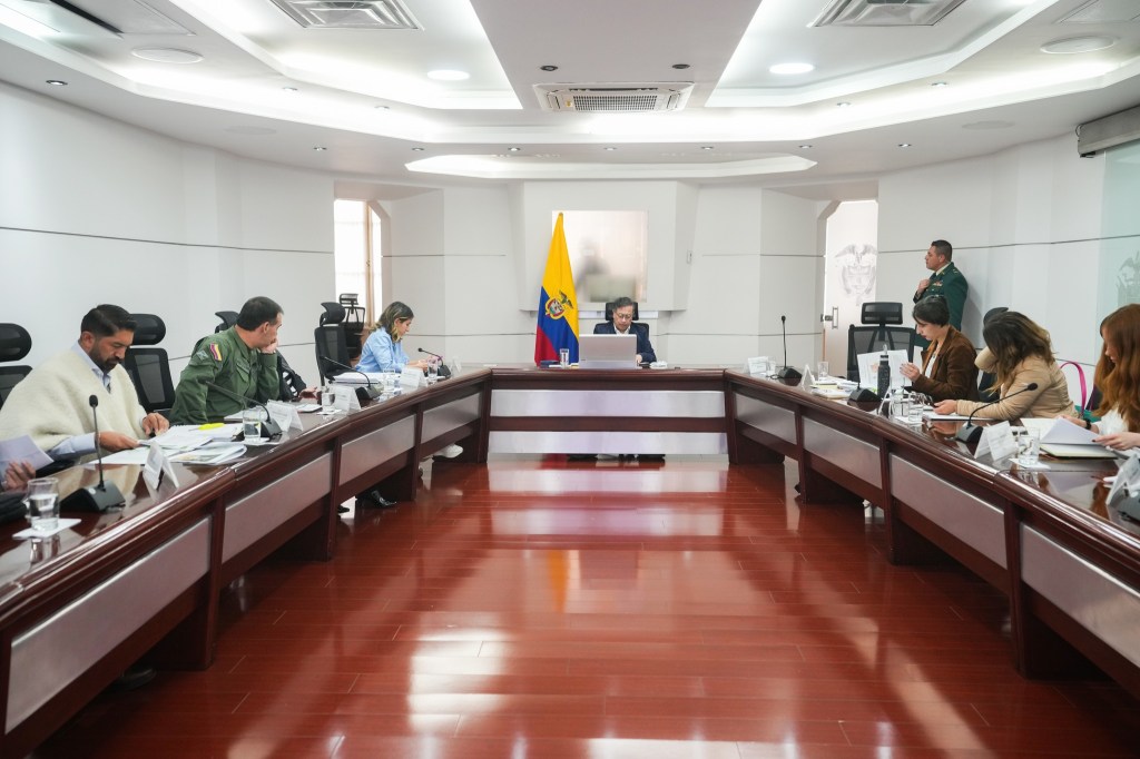 Consejo de seguridad en Catatumbo: despliegue de tropas y ruptura de diálogos con el ELN