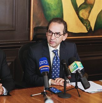 Exministro Andrés Valencia alerta sobre posible expansión de expropiaciones tras medida en el&nbsp;Catatumbo