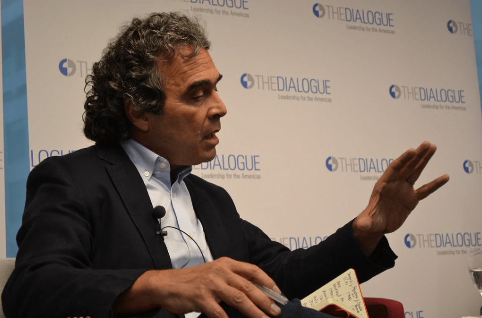 Sergio Fajardo descarta alianzas y reflexiona sobre su futuro&nbsp;político