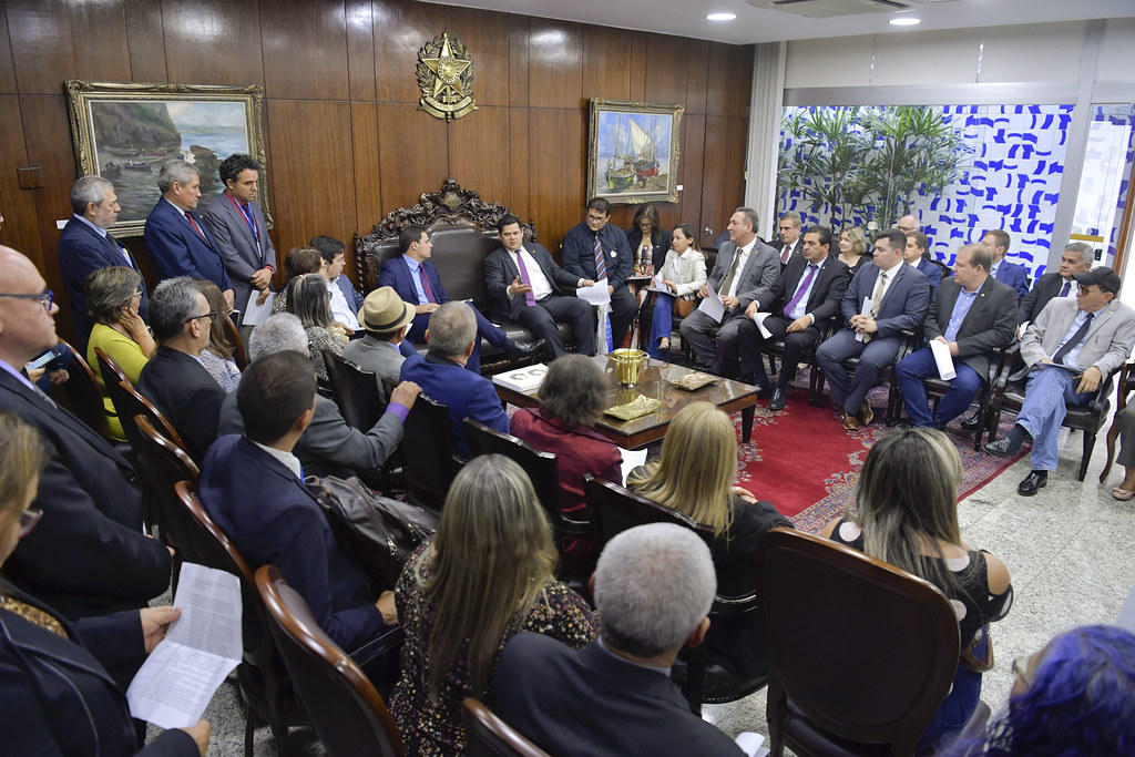 «¡Concejales al alza!» Ley dispara sueldos y tensiona al&nbsp;gobierno