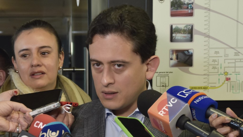 Corte Suprema cita al ministro Luis Carlos Reyes por presiones en la&nbsp;Dian