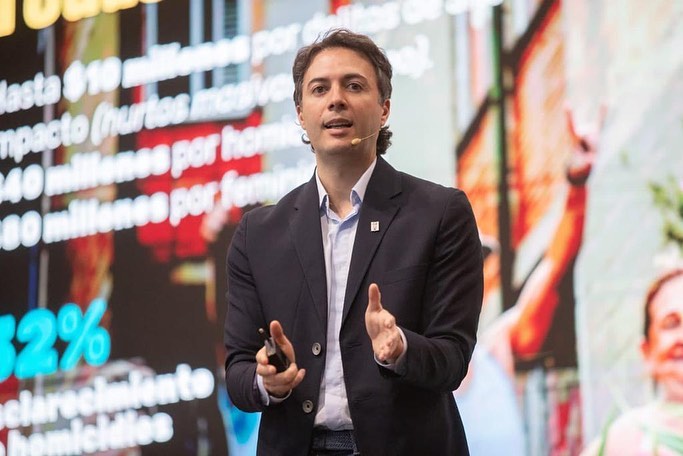 Quintero lanza su campaña presidencial en medio de imputación por&nbsp;corrupción