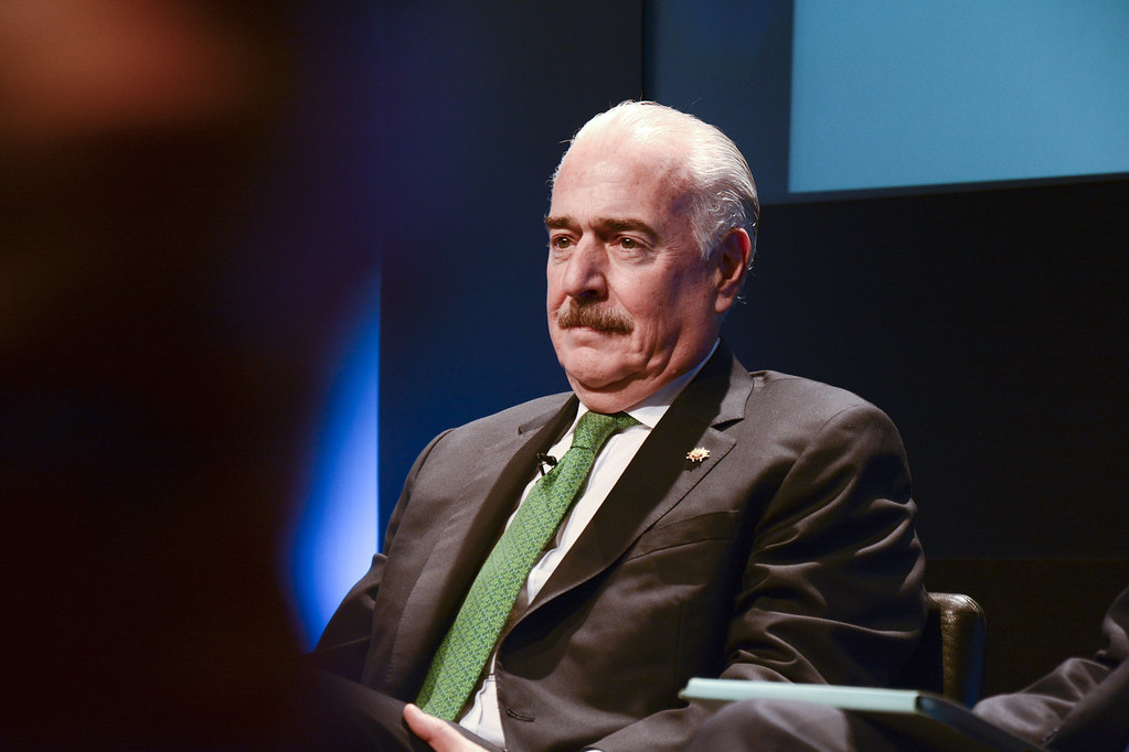 Pastrana exige a Petro revelar supuestos nexos con carteles tras polémica con EE.UU.