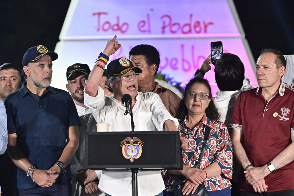 Petro arremete contra senadores del Caribe por hundir consulta&nbsp;popular