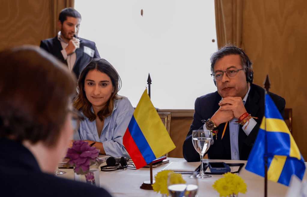 Petro le pide a Cancillería eliminar requisitos para nombrar&nbsp;embajadores