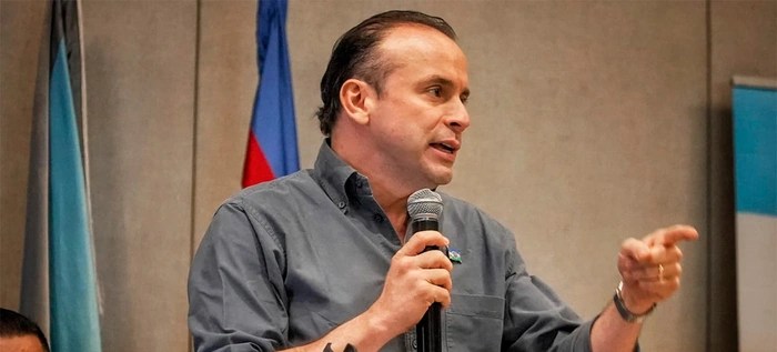 El doble discurso de Alejandro&nbsp;Éder