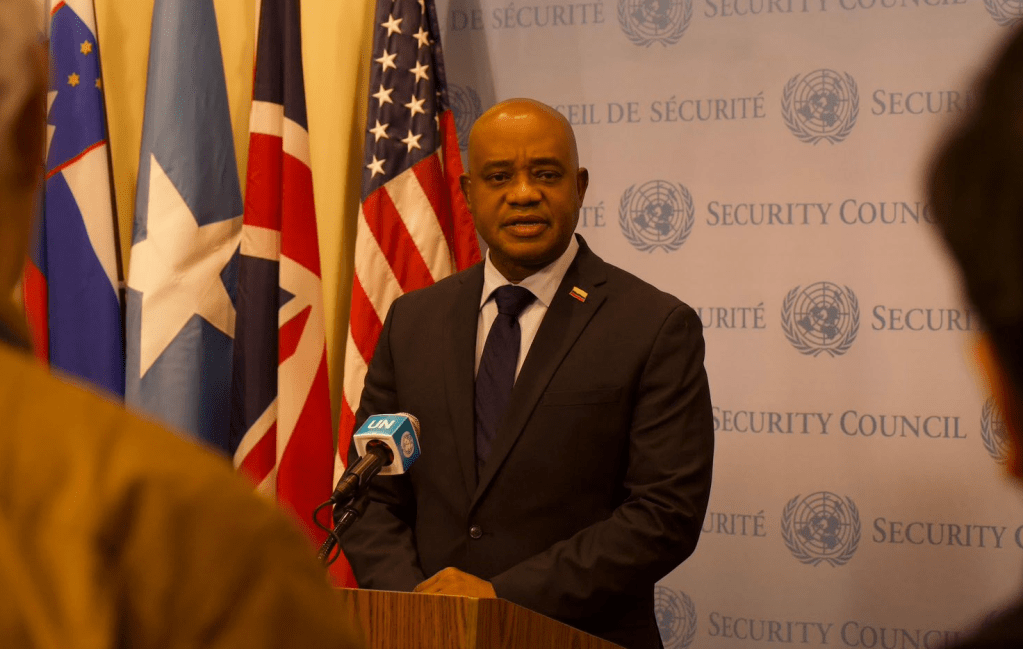 Murillo responde a señalamientos por caso pasaportes y asegura que hubo empalme con&nbsp;Sarabia