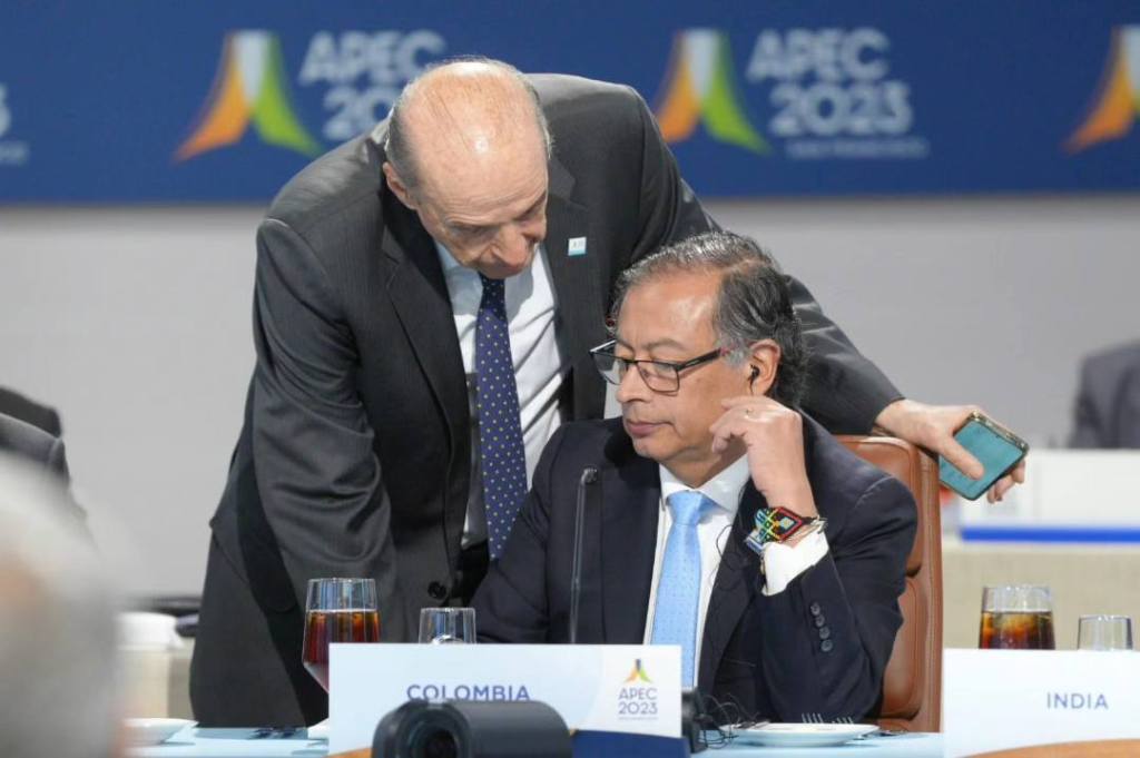 Comisión de Acusación abriría proceso penal contra Petro por cartas del excanciller&nbsp;Leyva