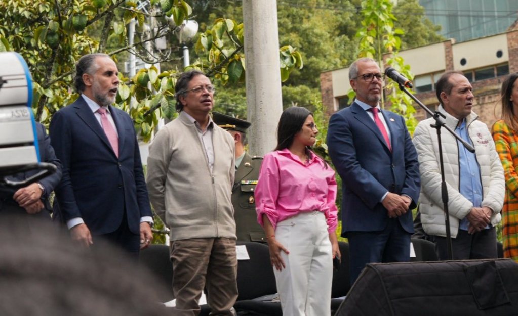 Petro posesionó a Alfredo Saade como jefe de gabinete en reemplazo de&nbsp;Benedetti