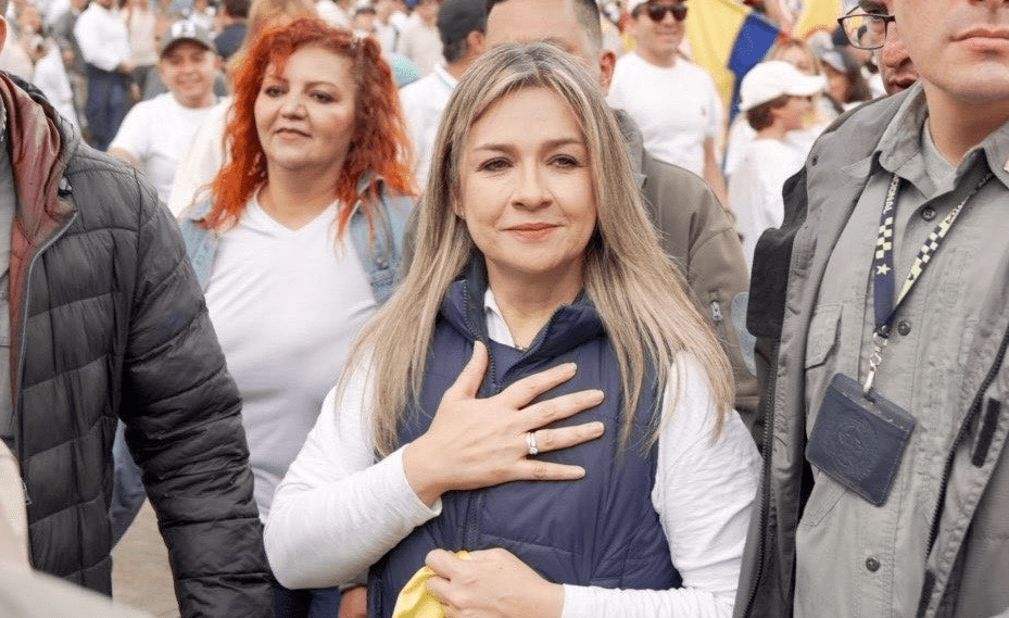 Vicky Dávila se lanza oficialmente con el Movimiento Valientes y empieza recolección de&nbsp;firmas