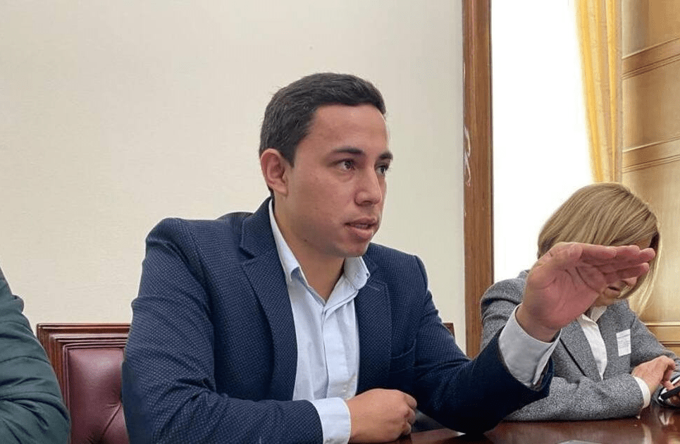 Vuelven a intentar acabar con los “contrataderos” en el&nbsp;Estado