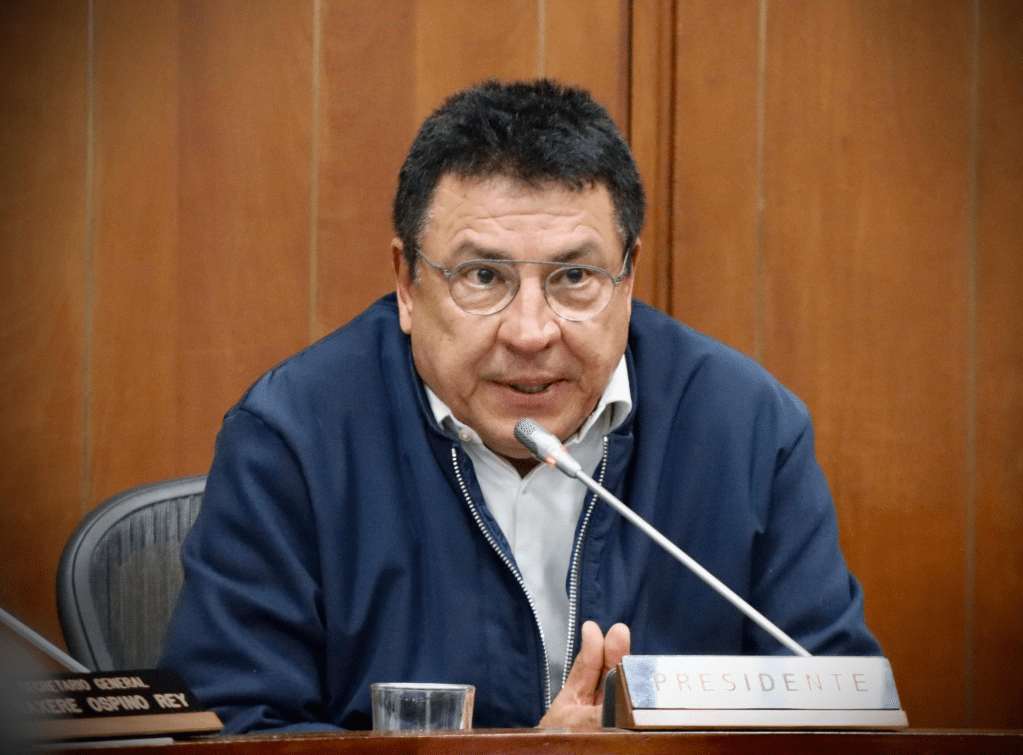 Gobierno pierde control de la Comisión Séptima en el Senado