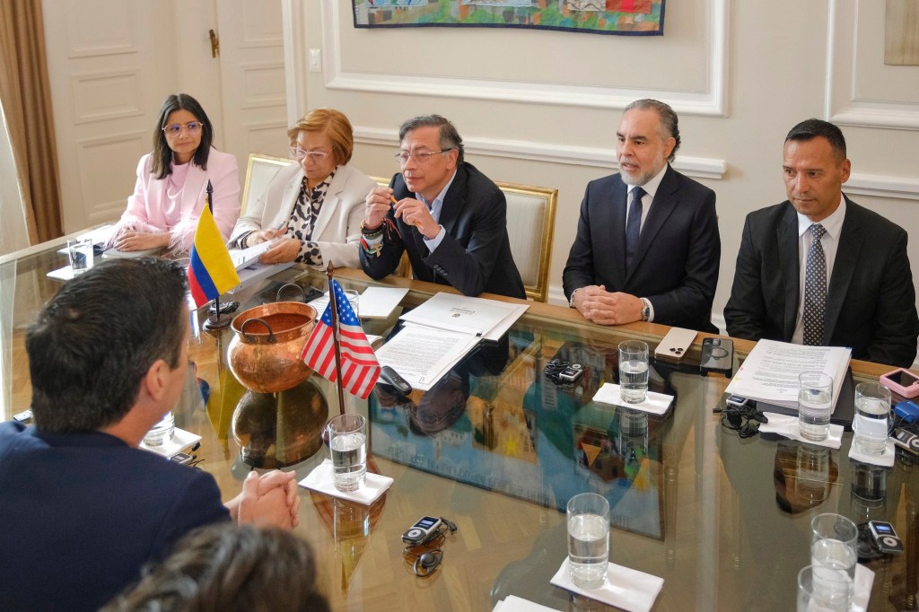 “La certificación va por buen camino”: Benedetti tras reunión de Petro con senadores de EE.&nbsp;UU.