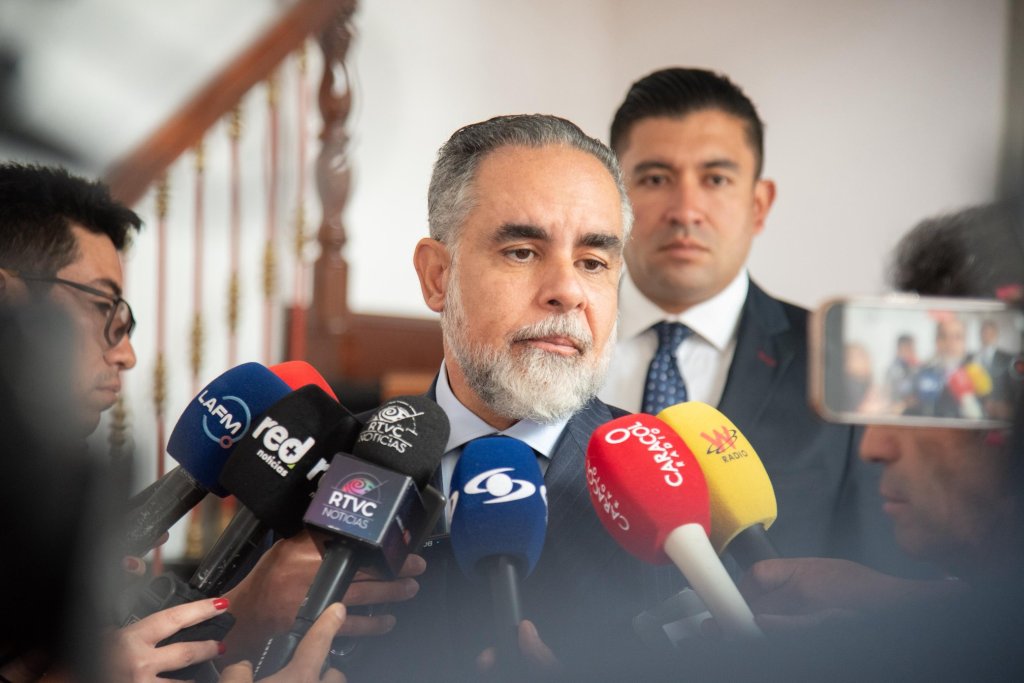 Gobierno estudia consulta popular para destrabar la reforma a la&nbsp;salud