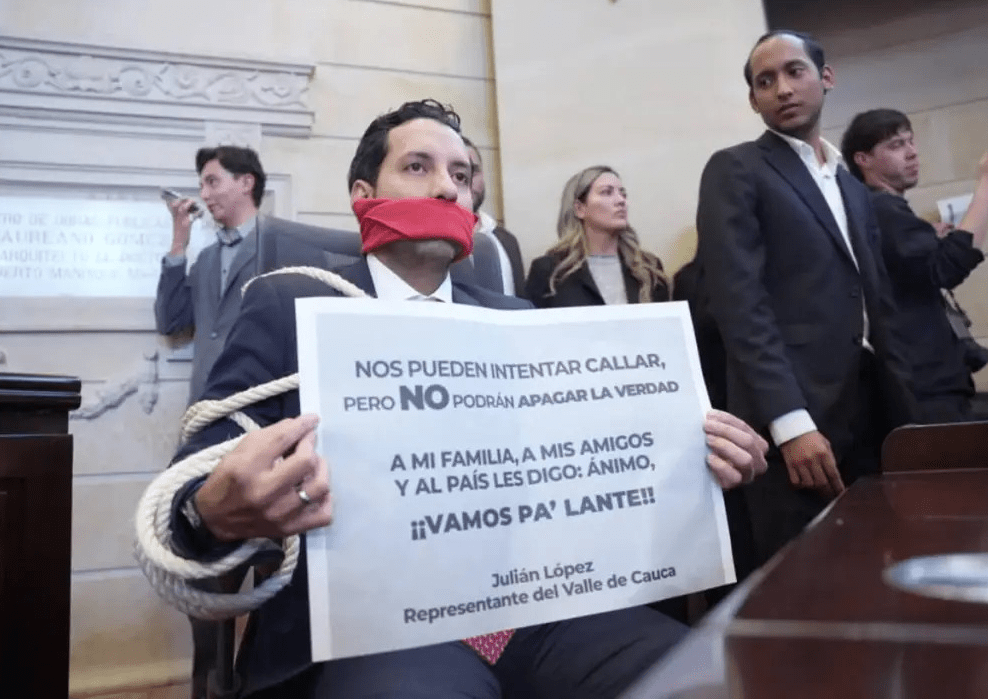 El presidente de la Cámara, Julián López, se amarró a su curul tras sanción del Partido de la&nbsp;U