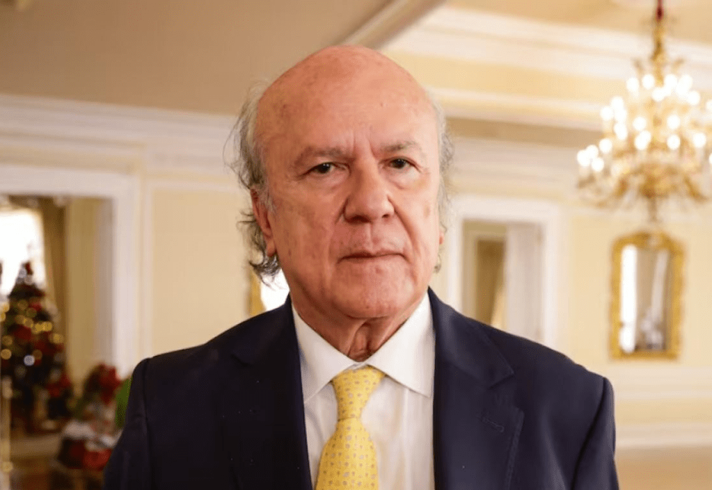 César Julio Valencia Copete asume como nuevo ministro de Justicia tras la salida de Eduardo&nbsp;Montealegre