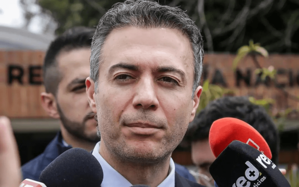 Procuraduría llama a juicio disciplinario a Daniel Quintero por el caso Aguas Vivas