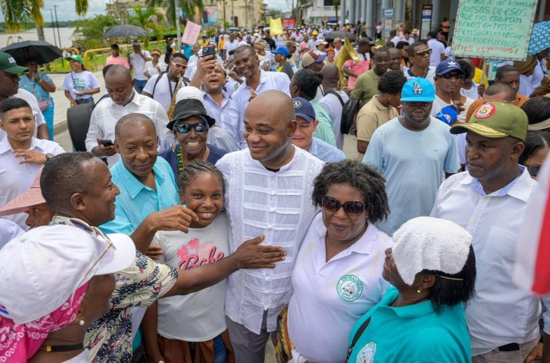 Luis Gilberto Murillo supera las 500 mil firmas y pisa fuerte de cara a&nbsp;2026