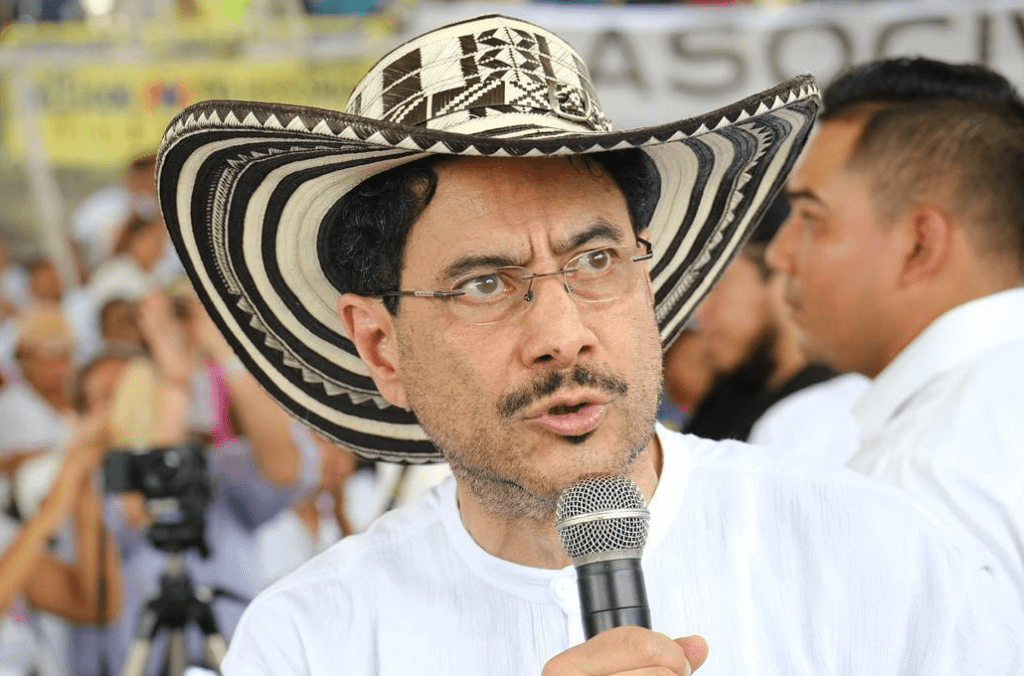 Iván Cepeda advierte presunta campaña sucia en su contra desde organismos del&nbsp;Estado