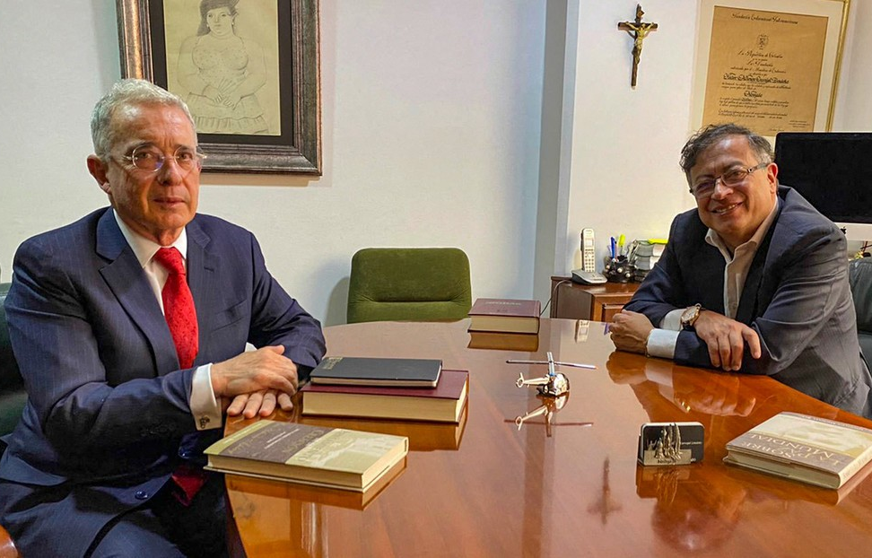 Álvaro Uribe anuncia tutela para frenar el decreto de emergencia económica del Gobierno&nbsp;Petro