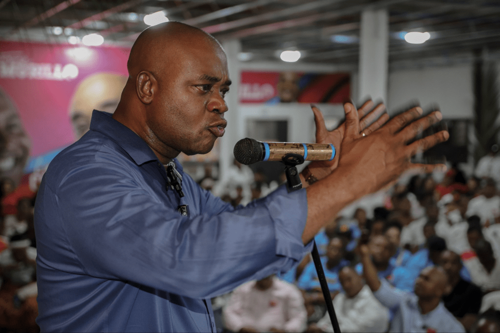 Un millón de firmas: excanciller Murillo se va abriendo espacio rumbo a&nbsp;2026