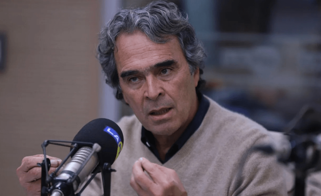 Tras rechazar la interpartidista, Fajardo propone una encuesta con otros&nbsp;precandidatos