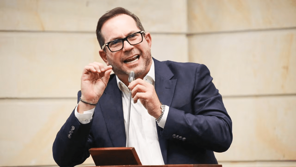 Presidente del Senado critica decreto que elimina prima de servicios del&nbsp;Congreso