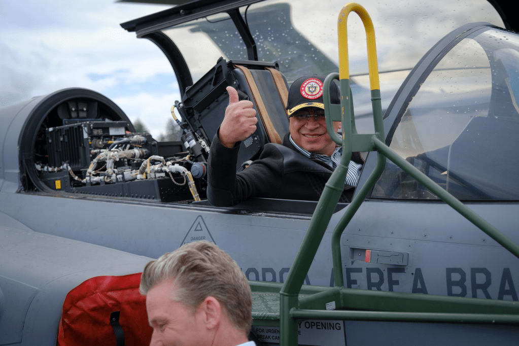 Contraloría avala la compra de los 17 aviones de combate&nbsp;Gripen