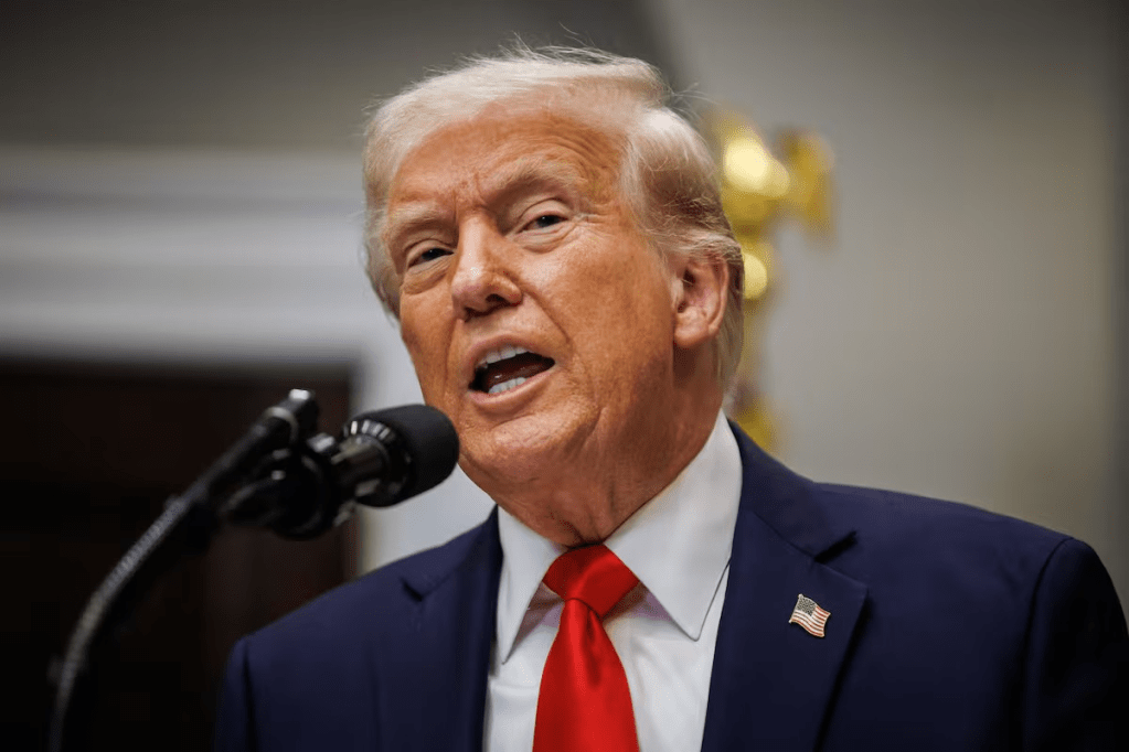 Trump amenaza con imponer aranceles a países que vendan petróleo a&nbsp;Cuba