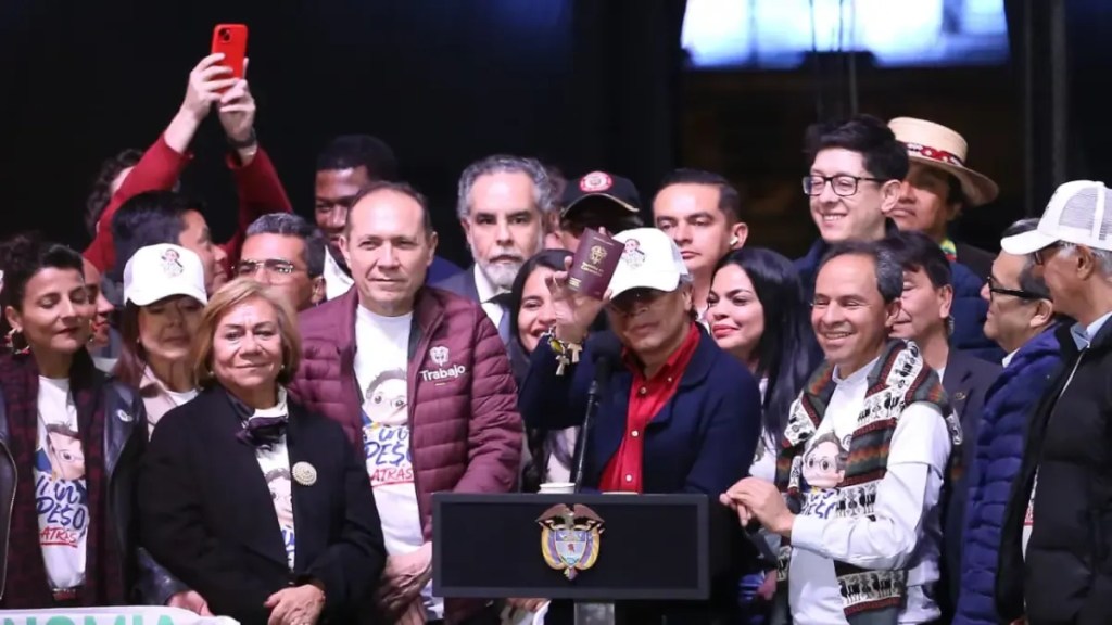 La libreta que dejó atrás el negocio privado para convertirse en símbolo de Estado