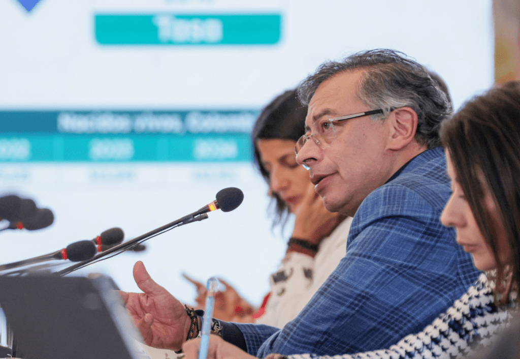 Petro compromete recursos que no logra ejecutar