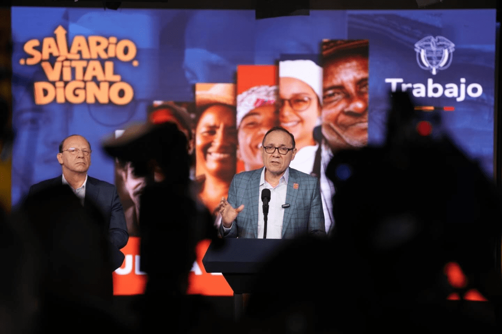 Aumento del 23,7% del salario mínimo se mantiene pese suspensión del Consejo de Estado