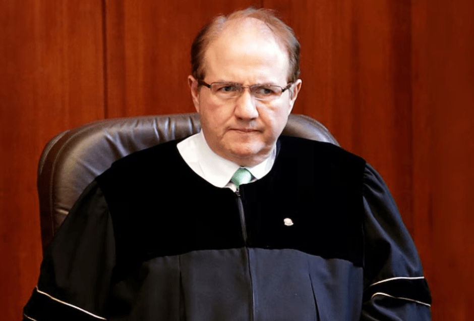 De mandar en la Corte a responder ante&nbsp;ella