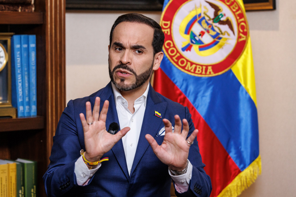 De la Espriella rechaza apoyo de partidos&nbsp;tradicionales