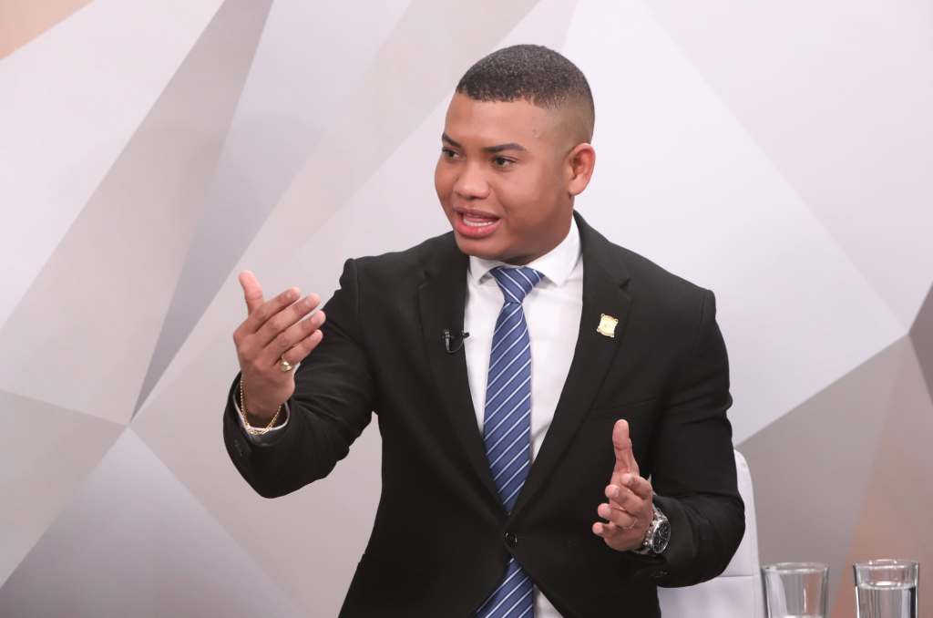 Polo Polo reaparece tras perder la curul afro