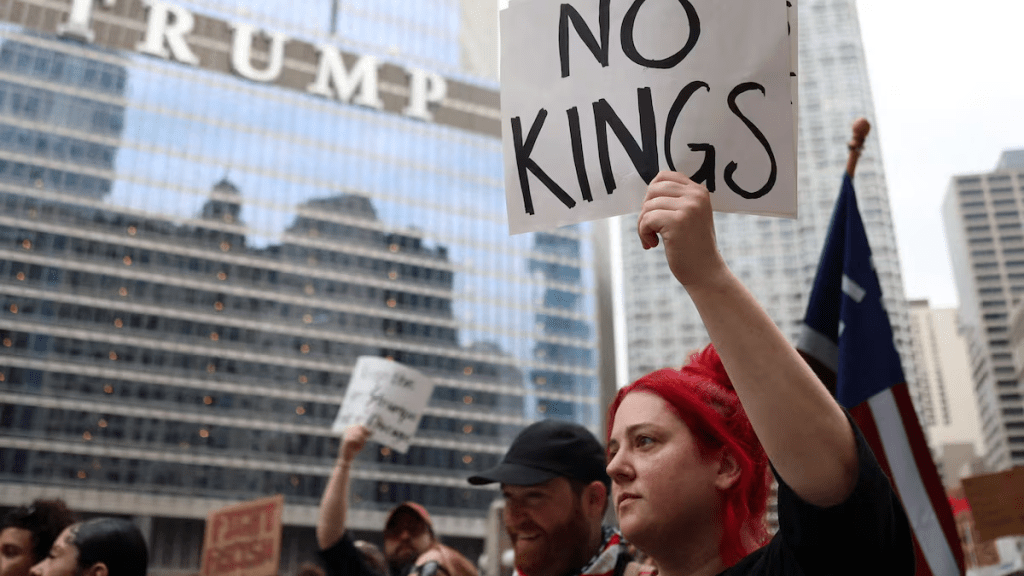 Masivas movilizaciones en EE. UU. y el mundo bajo el lema «No Kings» contra Donald Trump