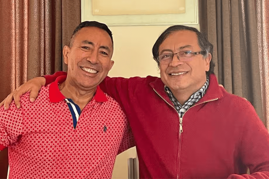 Petro defiende nuevamente a Ricardo Roa ante presión por su salida