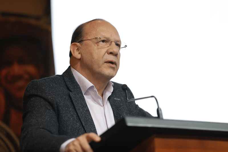 El ministro de Hacienda abandonó la Junta del Banco de la República por desacuerdo con el alza en las tasas de&nbsp;interés