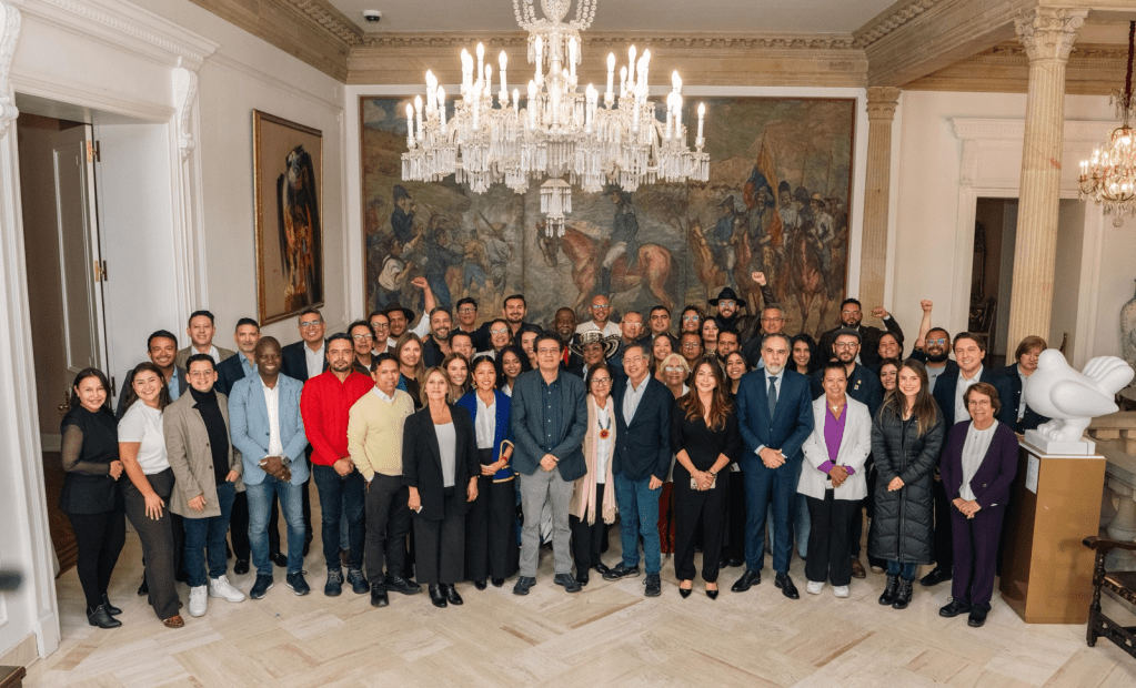 Gustavo Petro reúne a la bancada del Pacto Histórico para revisar&nbsp;escrutinios