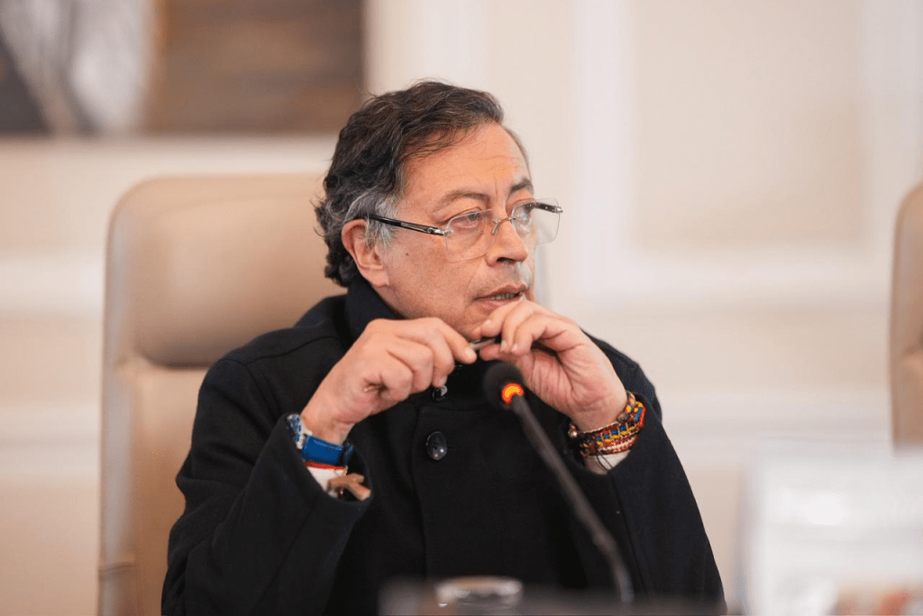 Petro afirma que liquidar EPS quebradas “no dejará desamparados” a los&nbsp;usuarios