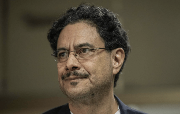 Asamblea de Antioquia declara persona no grata a Iván&nbsp;Cepeda