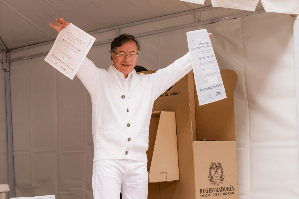 Juzgado respalda las denuncias de Petro sobre posible fraude electoral y niega tutela en su&nbsp;contra