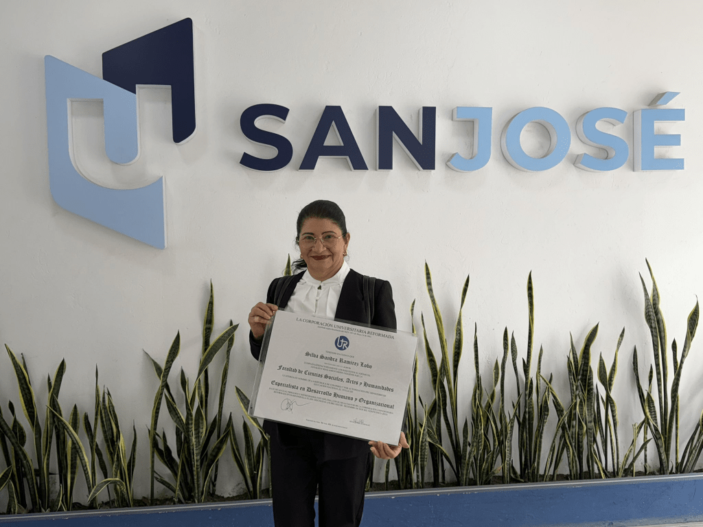 Continúa la polémica por los títulos de la San José, esta vez le tocó a la senadora Sandra&nbsp;Ramírez