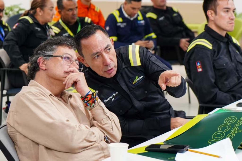 Gustavo Petro defiende a Ricardo Roa y denuncia una campaña para sacarlo de Ecopetrol