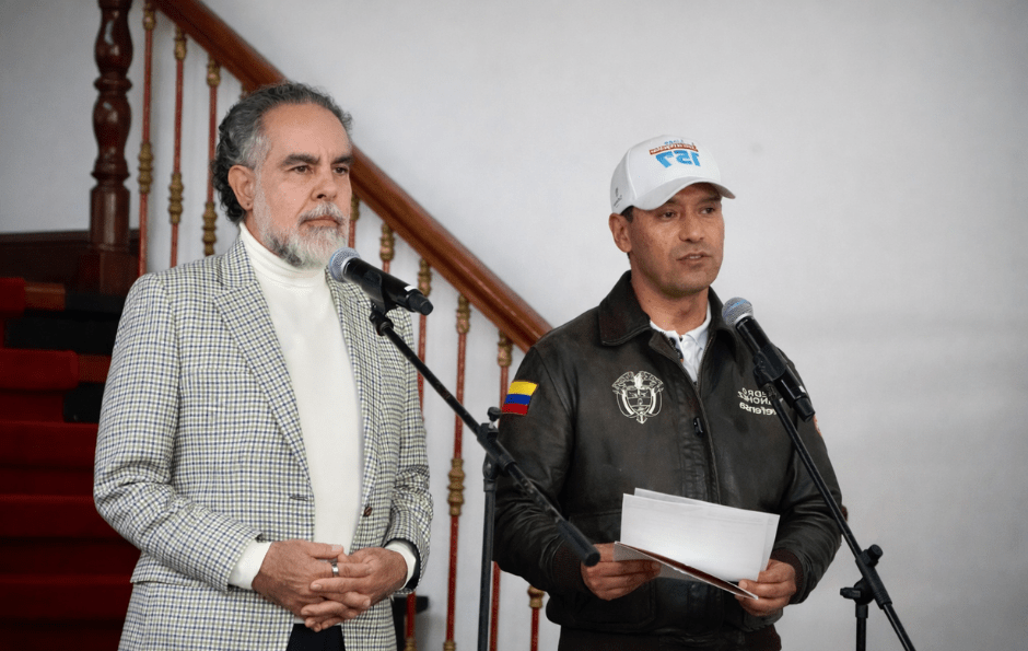 Armando Benedetti y Pedro Sánchez celebran aprobación del Conpes por $13 billones para la Fuerza Publica