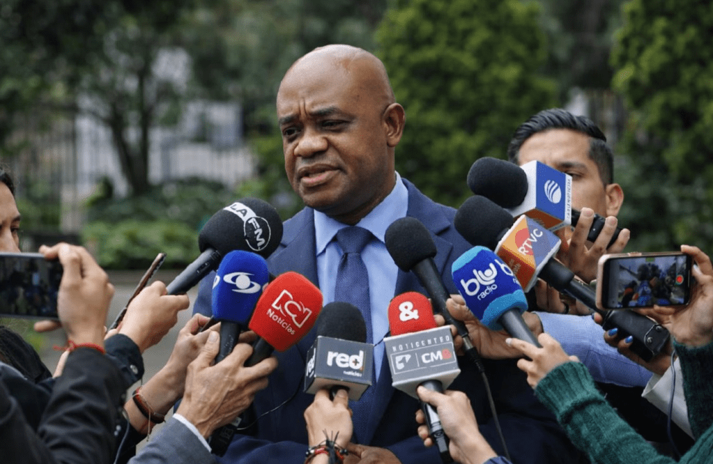 Capturan a hombre armado durante un recorrido político de Luis Gilberto&nbsp;Murillo