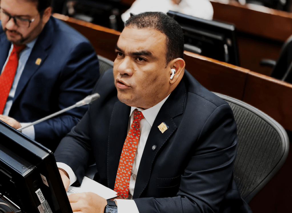 Senador Correa, del Partido de la U, respaldará la campaña de Iván&nbsp;Cepeda