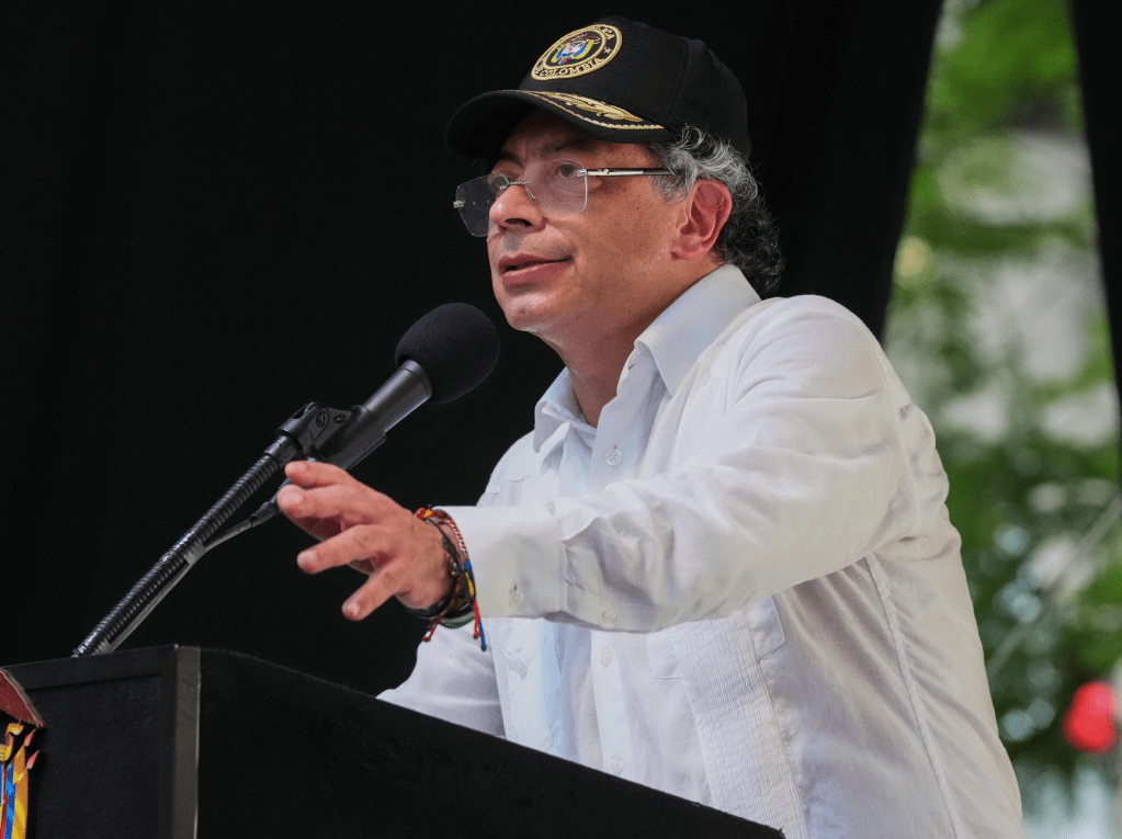 Gobierno Petro reacciona a arancel del 100% impuesto por Ecuador y ordena regreso de&nbsp;embajadora